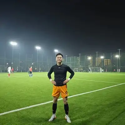 余明诺